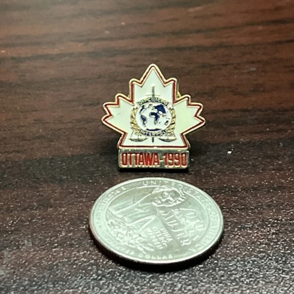 1990 Lions Club International Convention Ottawa Canada Lapel Hat‎ Pin